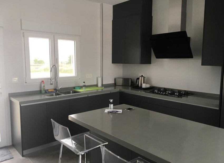 Obra nueva - Independiente / Villa -
Pinoso - Camino Del Prado