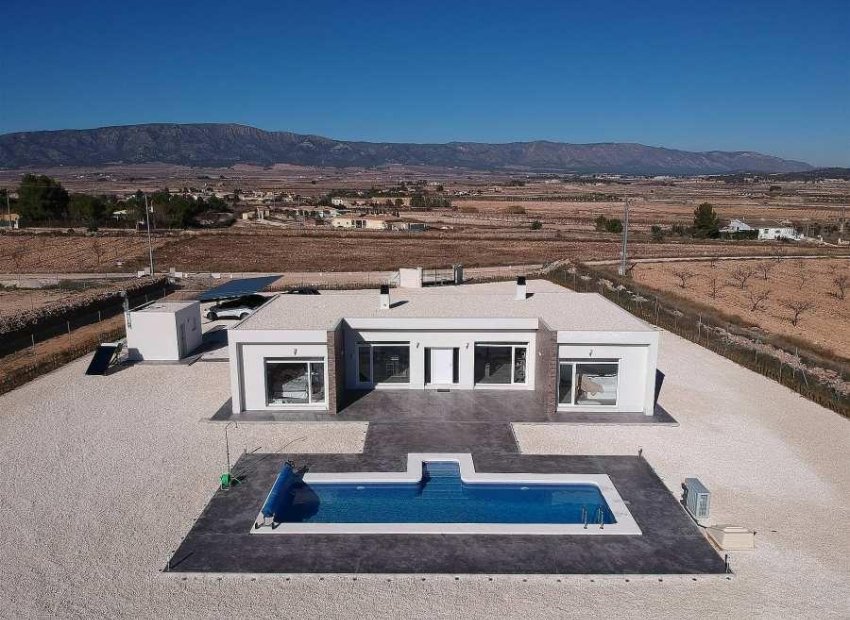 Obra nueva - Independiente / Villa -
Pinoso - Camino Del Prado