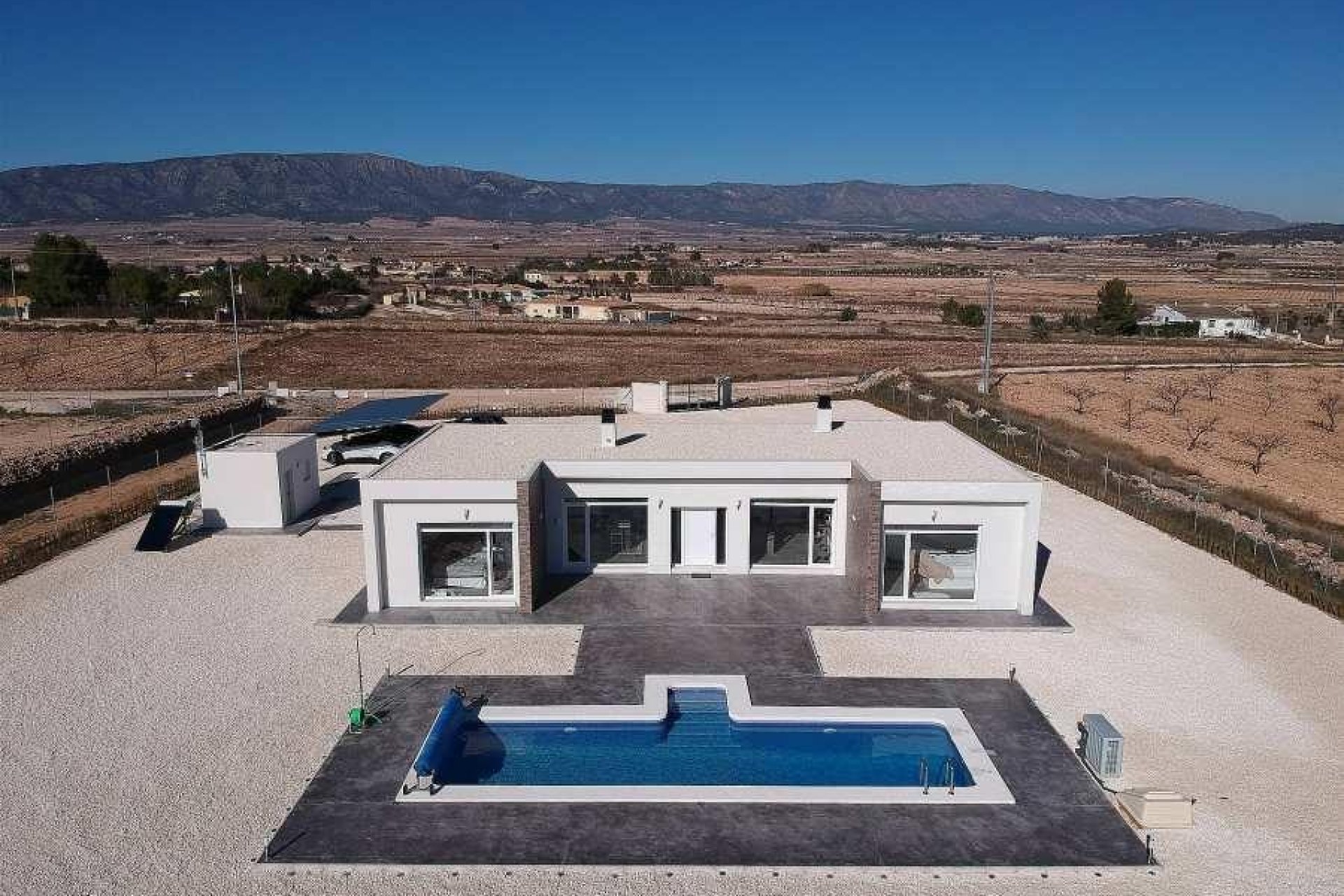 Obra nueva - Independiente / Villa -
Pinoso - Camino Del Prado