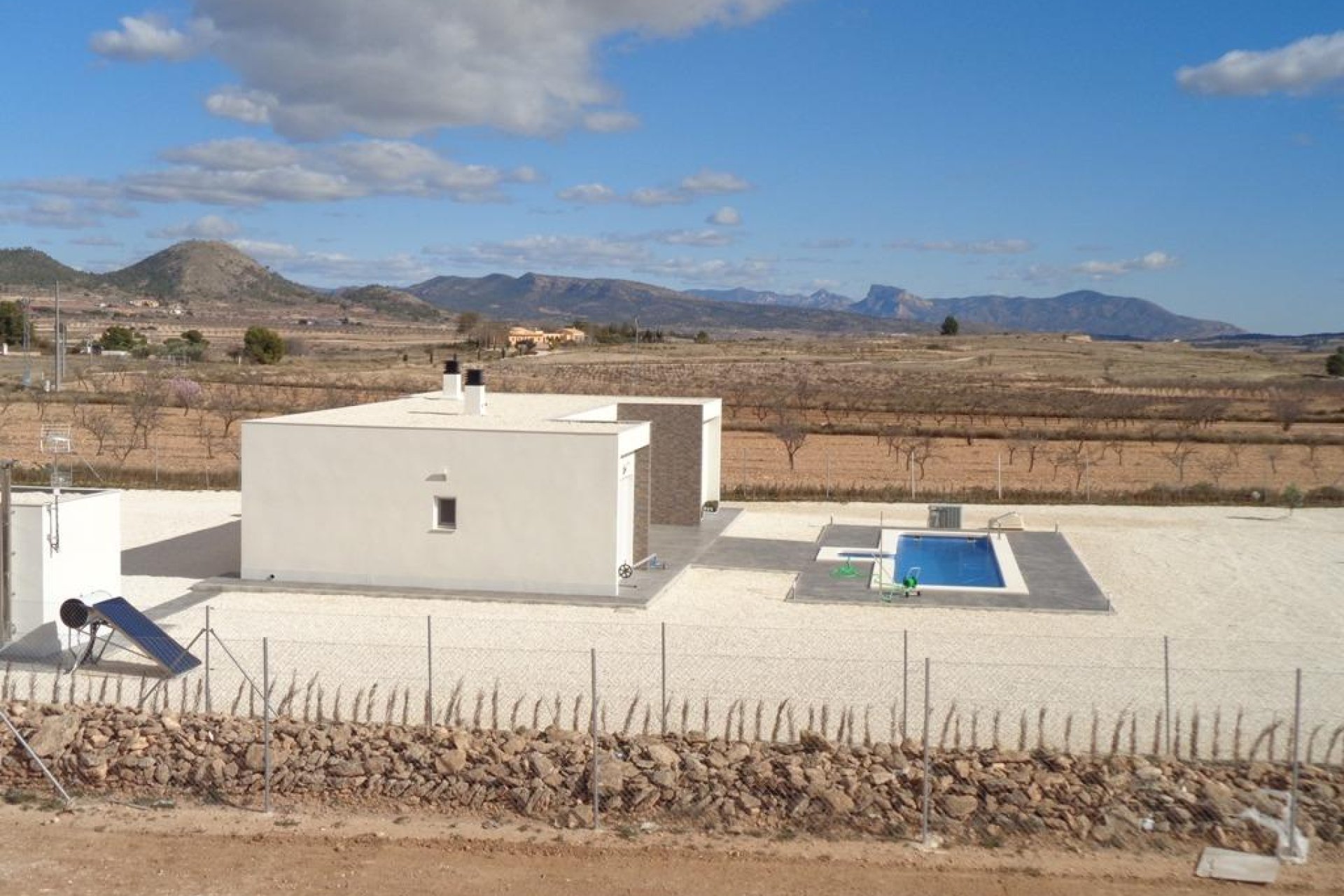 Obra nueva - Independiente / Villa -
Pinoso - Camino Del Prado
