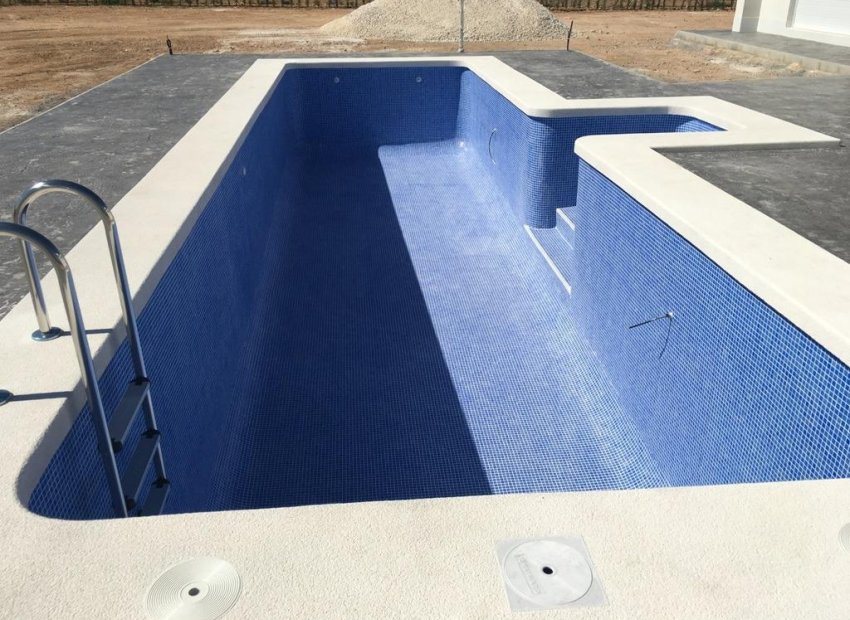 Obra nueva - Independiente / Villa -
Pinoso - Camino Del Prado