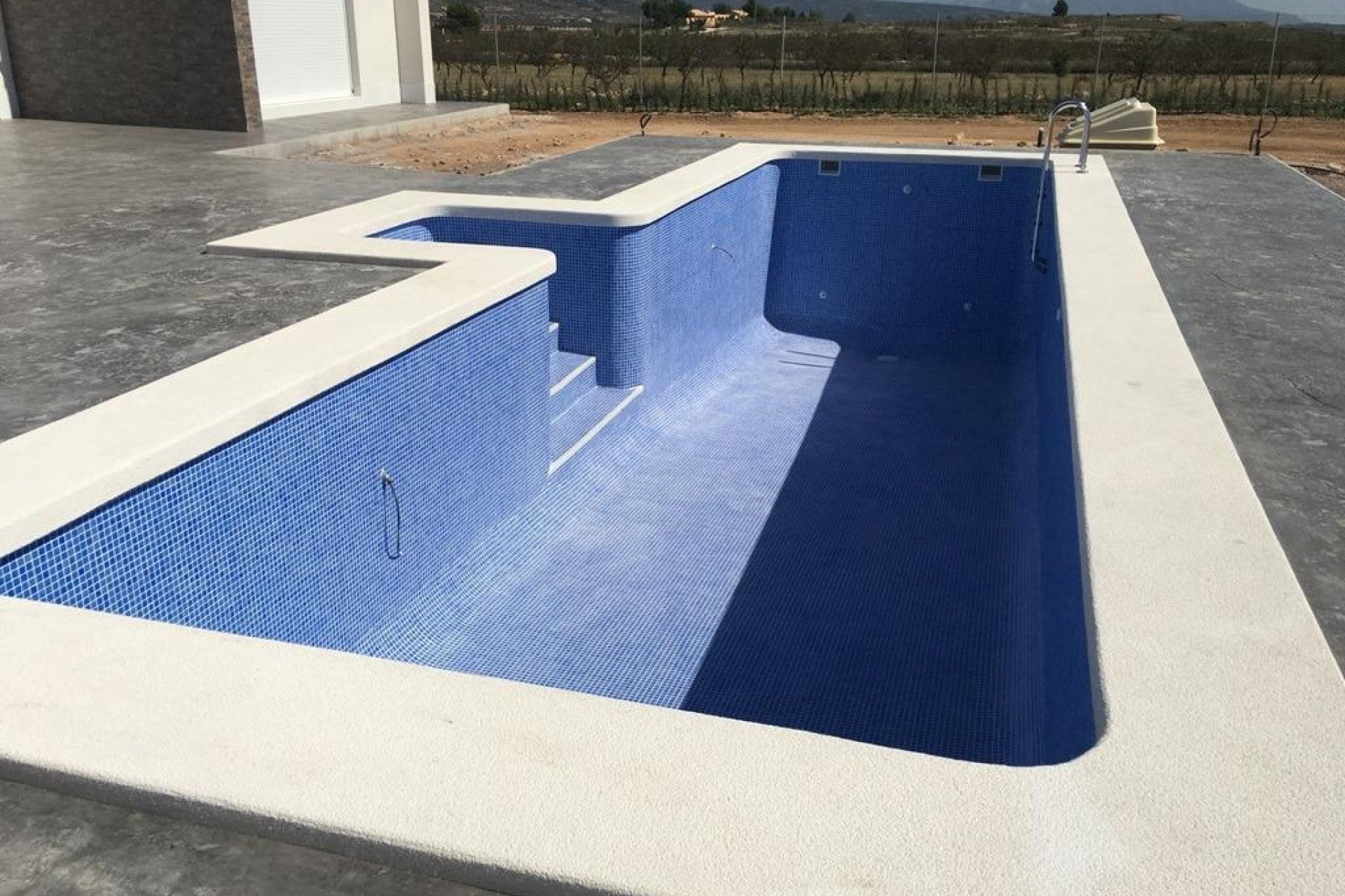 Obra nueva - Independiente / Villa -
Pinoso - Camino Del Prado