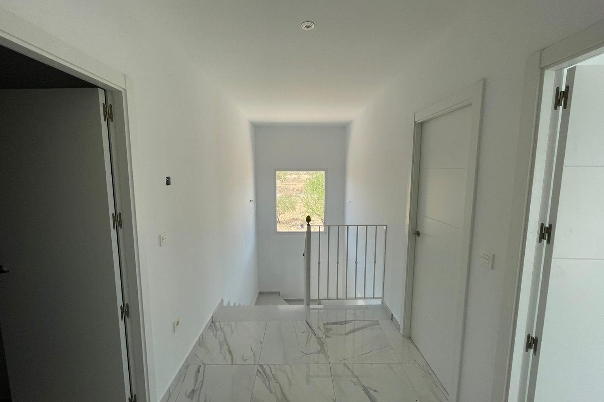 Obra nueva - Independiente / Villa -
Pinoso - Camino Del Prado