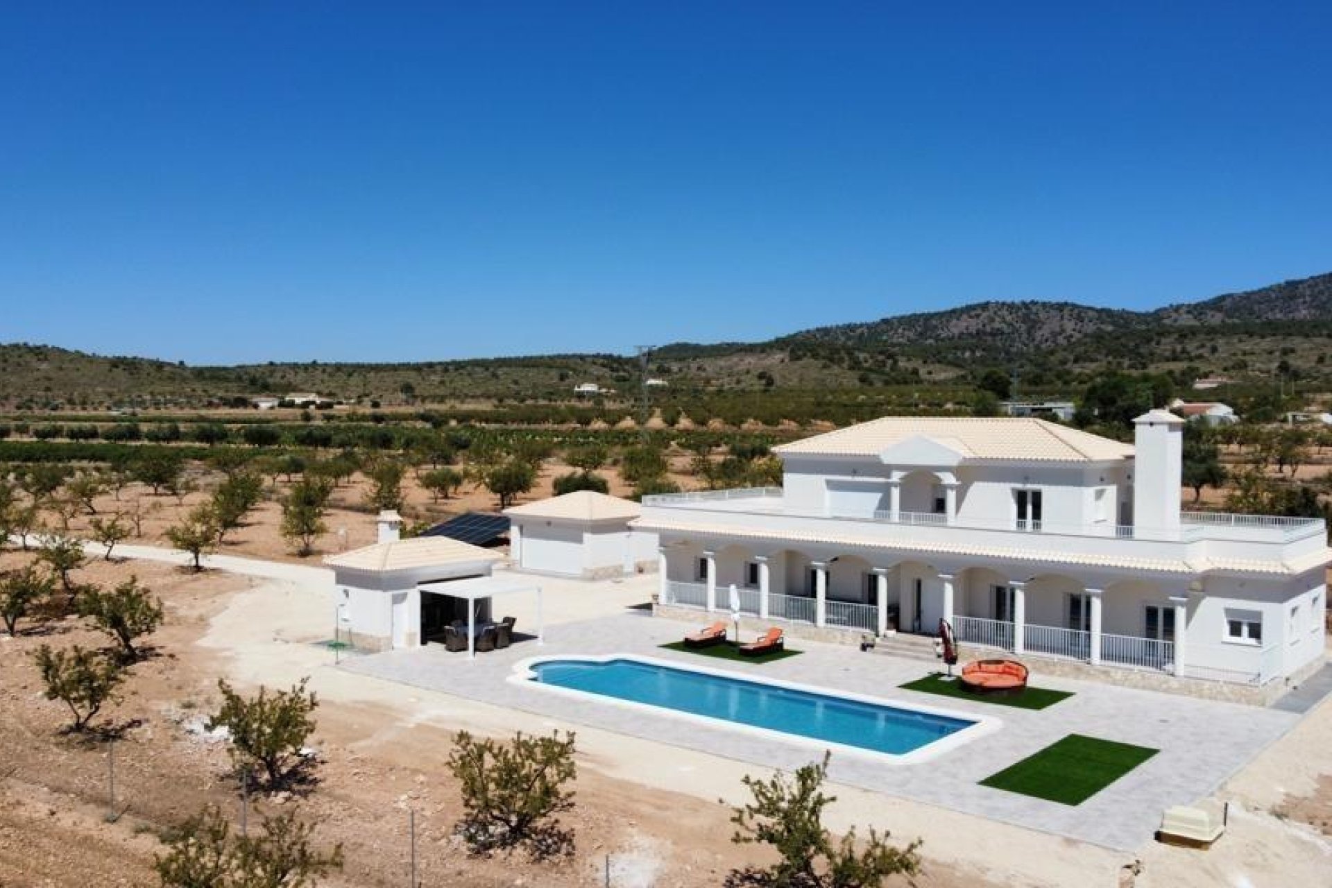 Obra nueva - Independiente / Villa -
Pinoso - Camino Del Prado