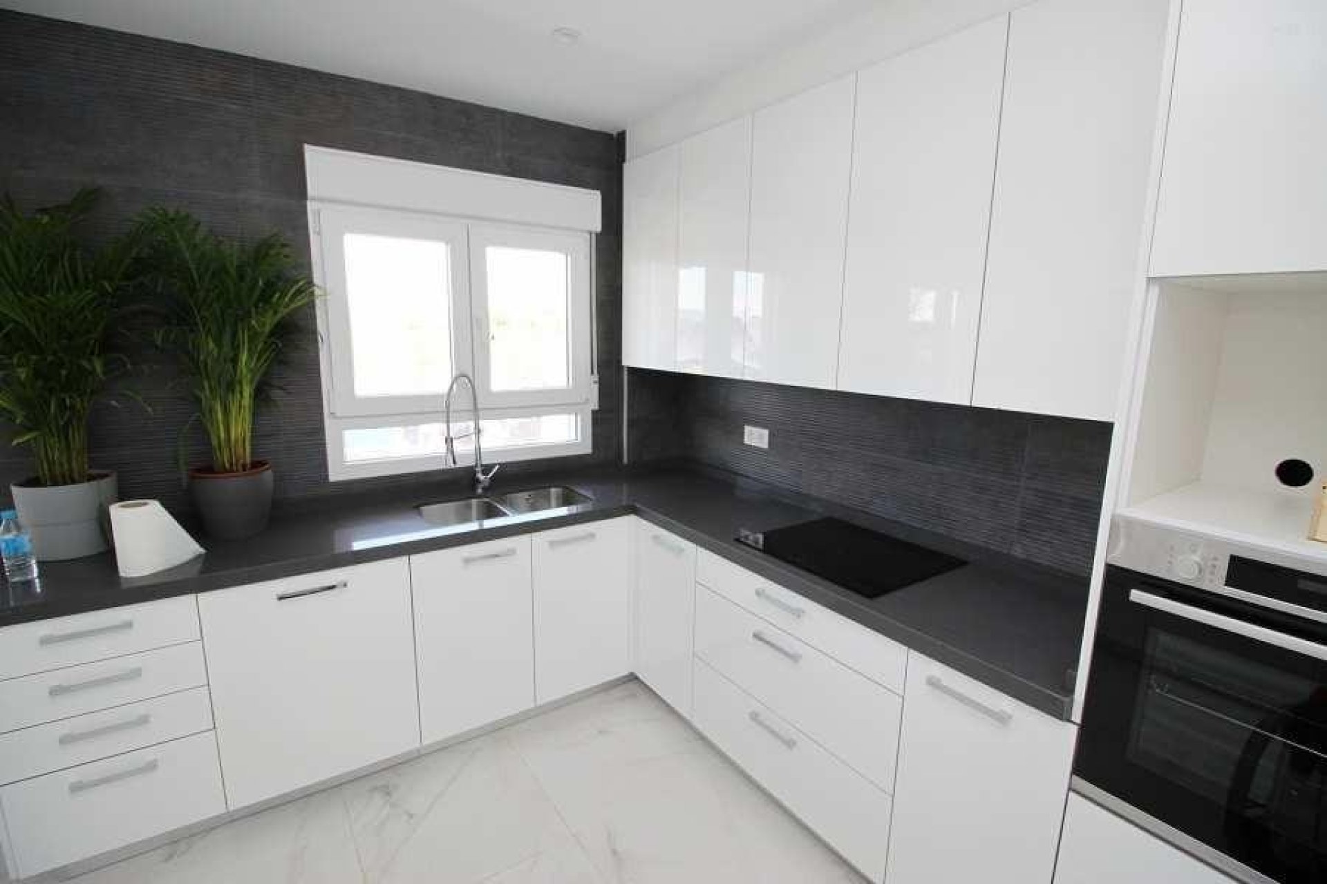 Obra nueva - Independiente / Villa -
Pinoso - Camino Del Prado