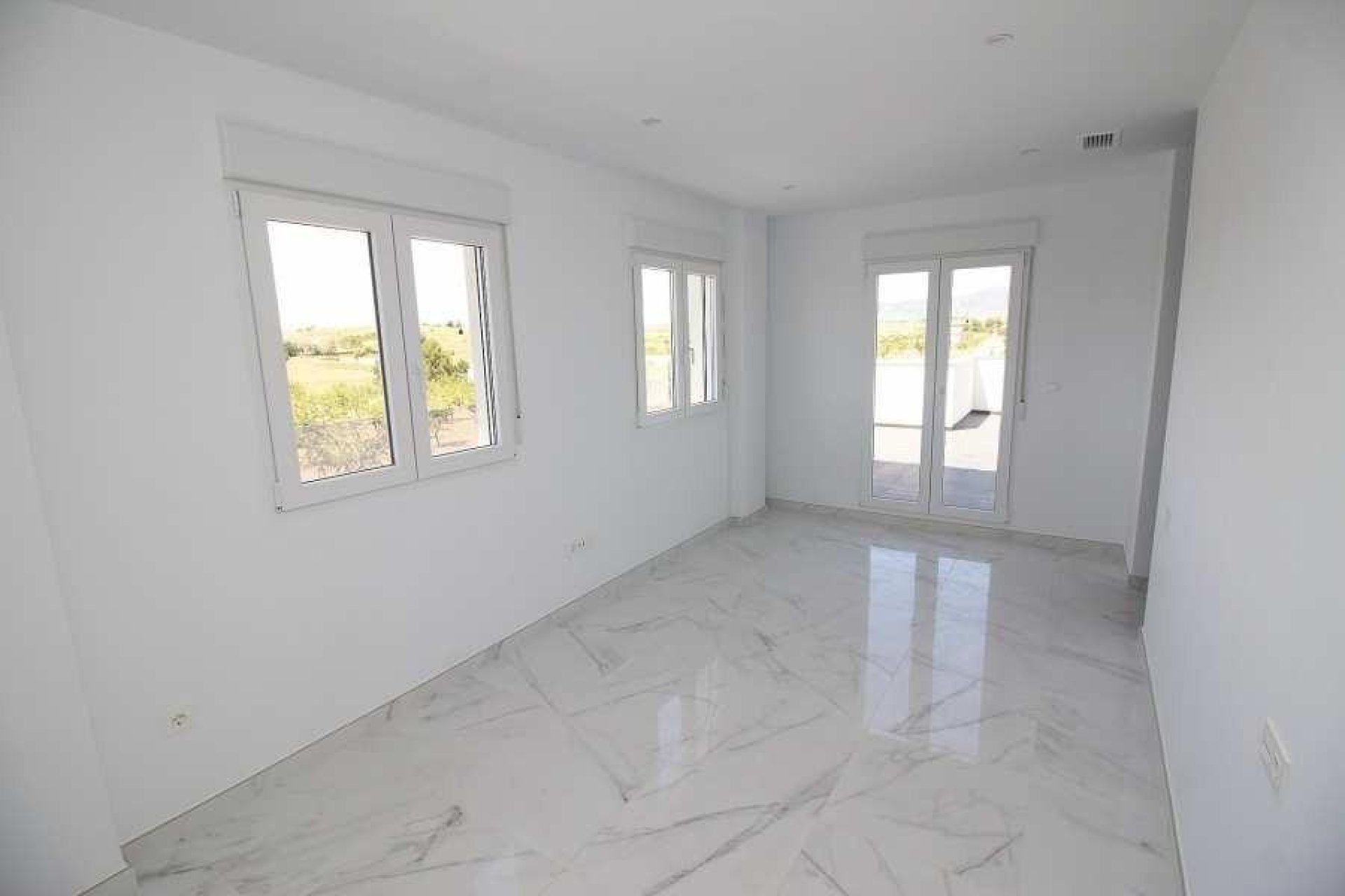 Obra nueva - Independiente / Villa -
Pinoso - Camino Del Prado