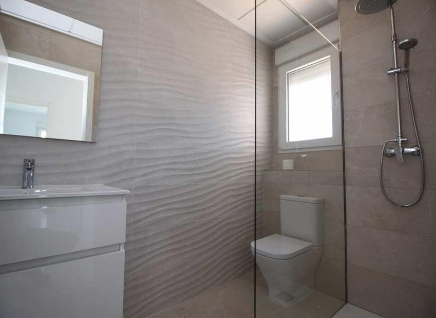 Obra nueva - Independiente / Villa -
Pinoso - Camino Del Prado