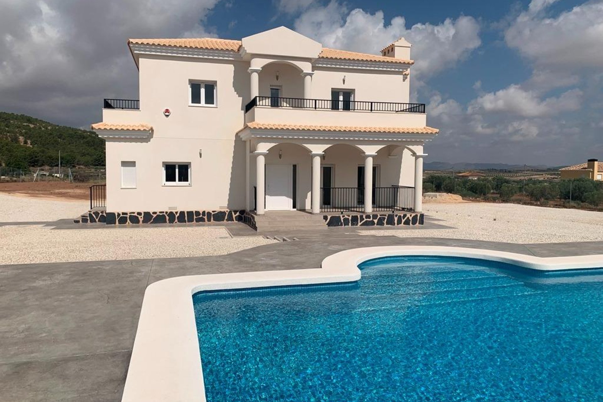Obra nueva - Independiente / Villa -
Pinoso - Camino Del Prado