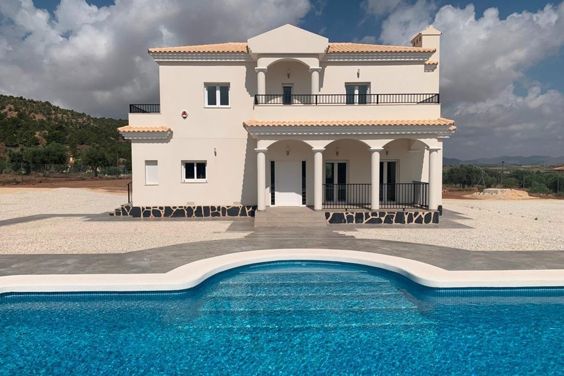 Obra nueva - Independiente / Villa -
Pinoso - Camino Del Prado