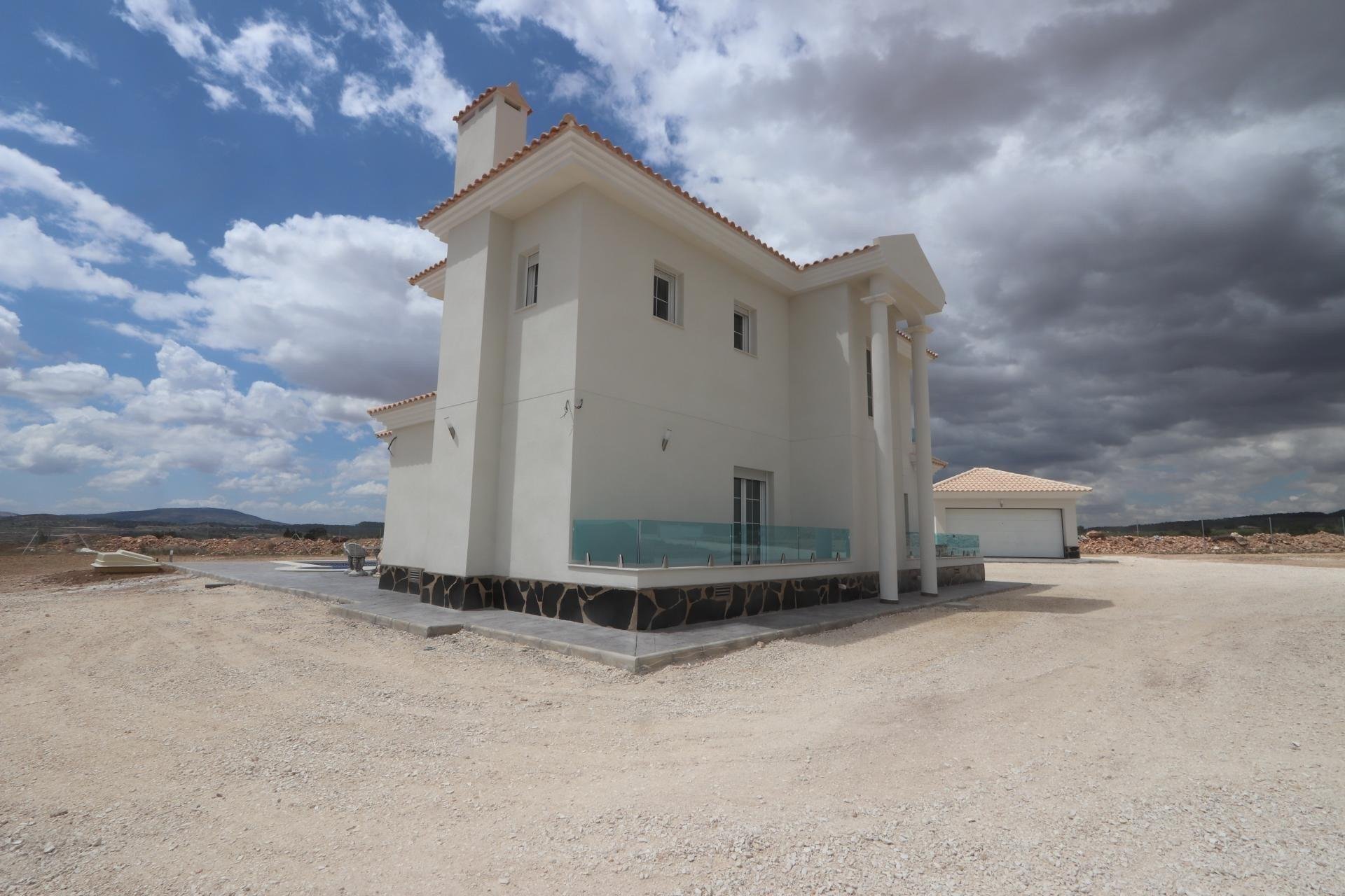 Obra nueva - Independiente / Villa -
Pinoso - Camino Del Prado
