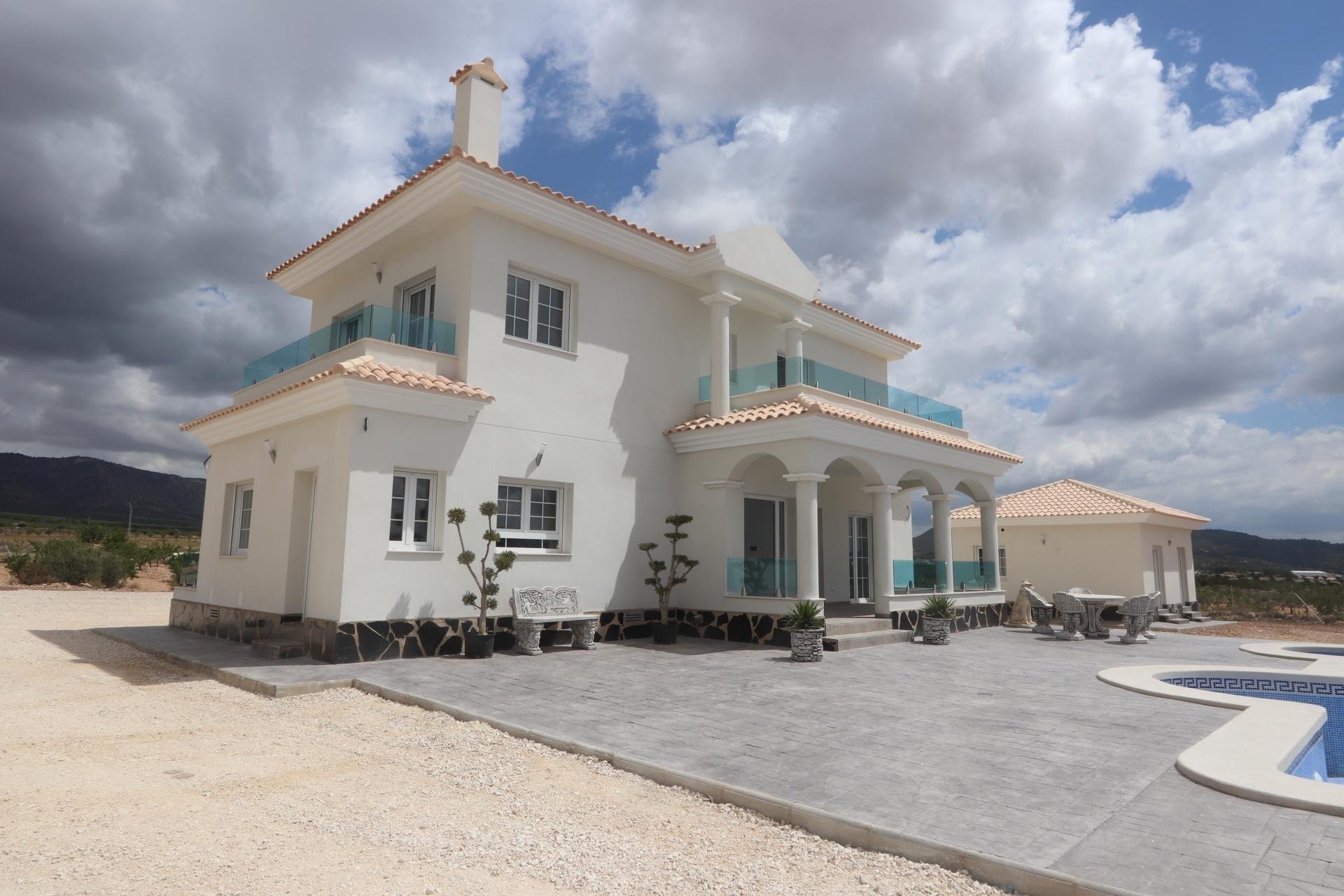 Obra nueva - Independiente / Villa -
Pinoso - Camino Del Prado