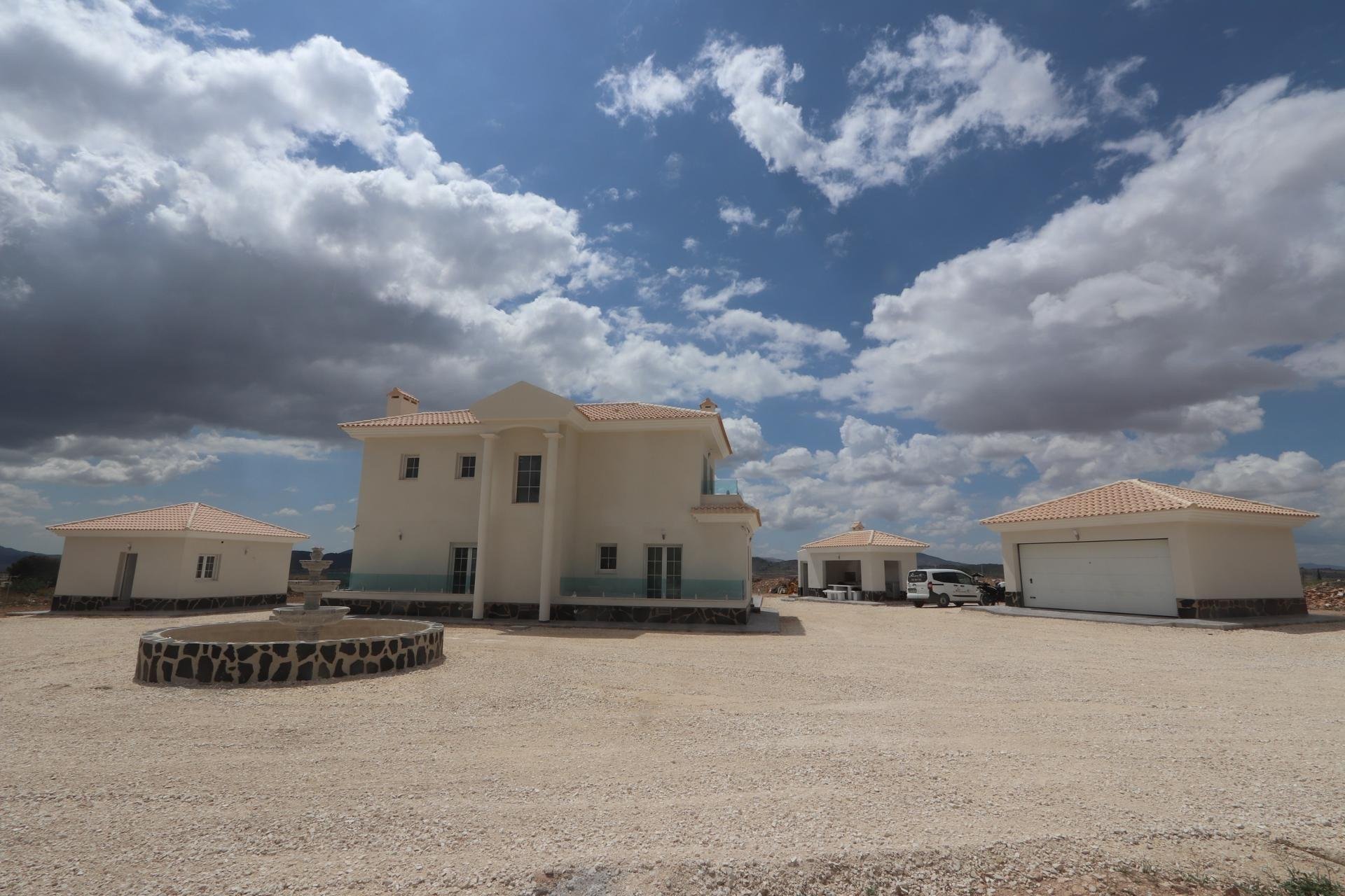 Obra nueva - Independiente / Villa -
Pinoso - Camino Del Prado