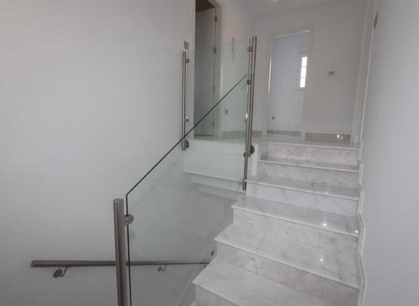 Obra nueva - Independiente / Villa -
Pinoso - Camino Del Prado