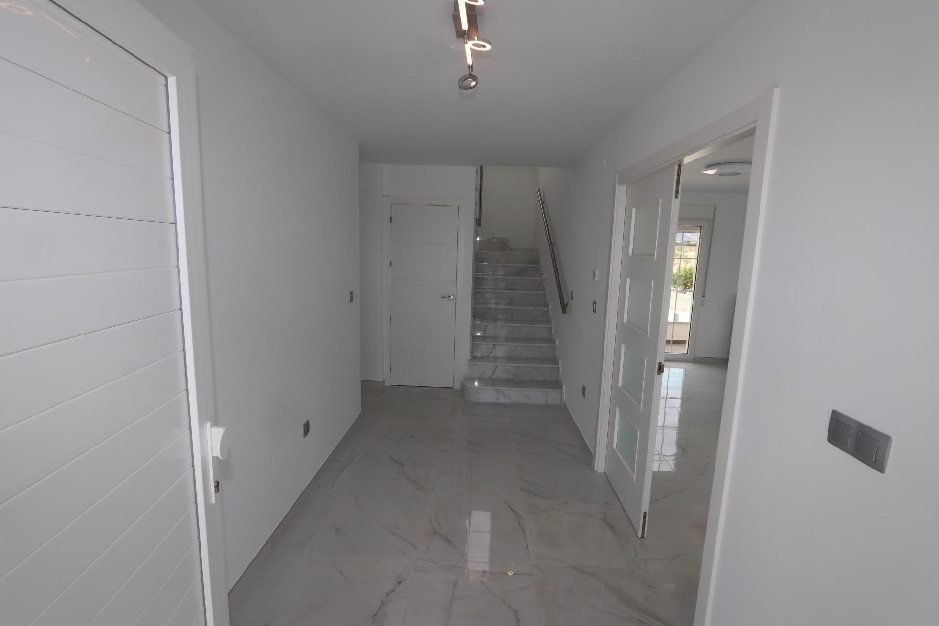 Obra nueva - Independiente / Villa -
Pinoso - Camino Del Prado