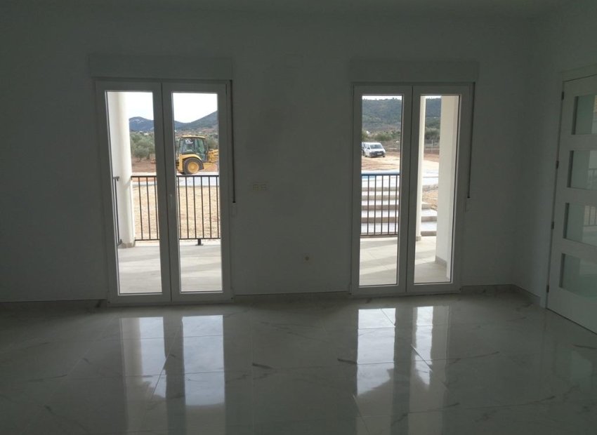 Obra nueva - Independiente / Villa -
Pinoso - Camino Del Prado