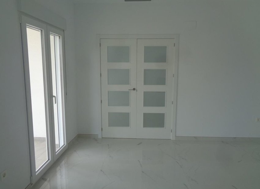 Obra nueva - Independiente / Villa -
Pinoso - Camino Del Prado