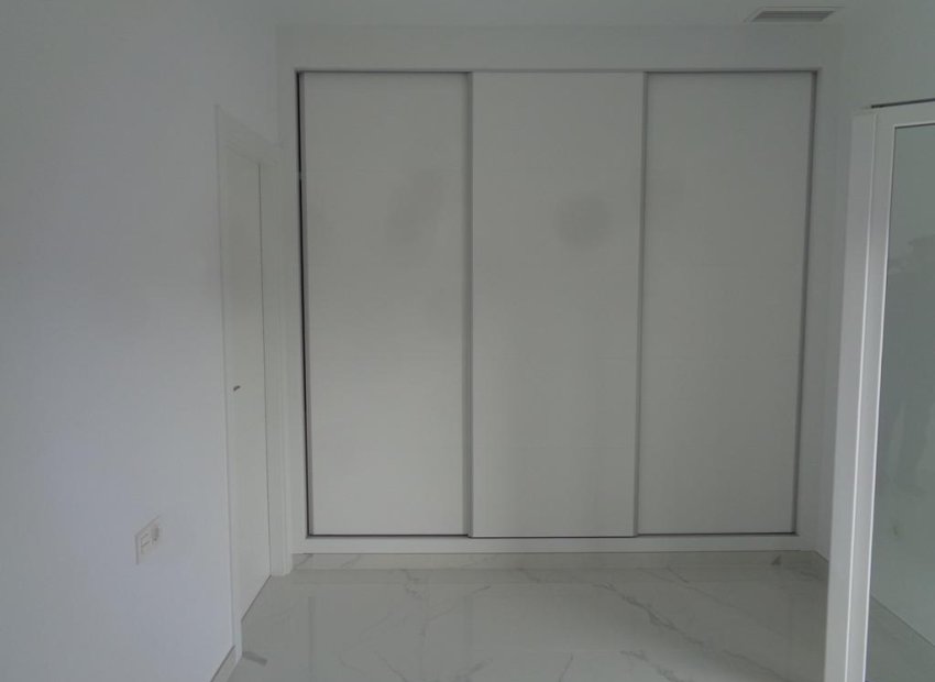 Obra nueva - Independiente / Villa -
Pinoso - Camino Del Prado