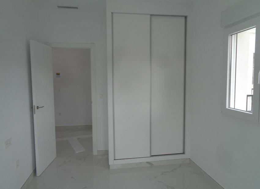 Obra nueva - Independiente / Villa -
Pinoso - Camino Del Prado