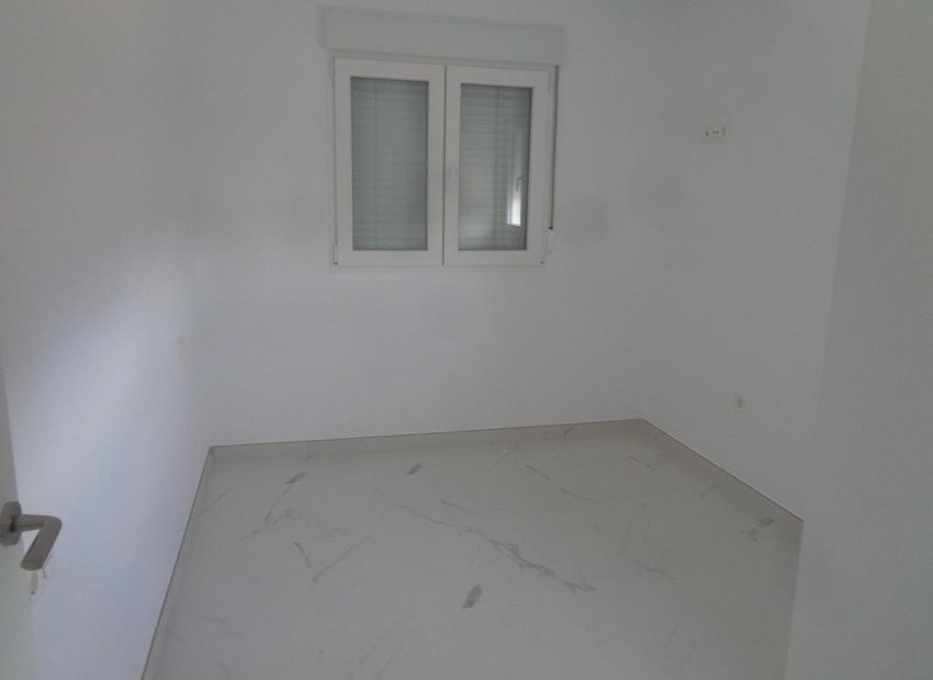 Obra nueva - Independiente / Villa -
Pinoso - Camino Del Prado