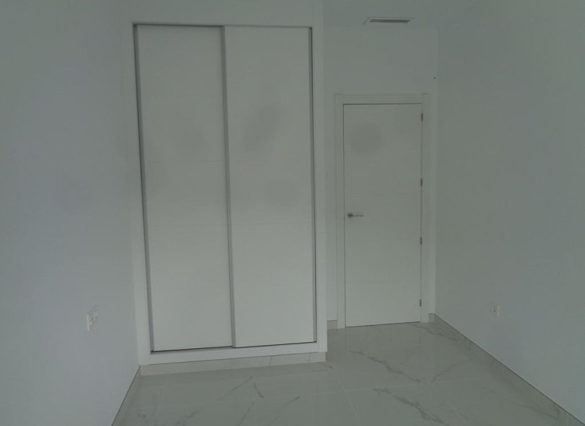 Obra nueva - Independiente / Villa -
Pinoso - Camino Del Prado