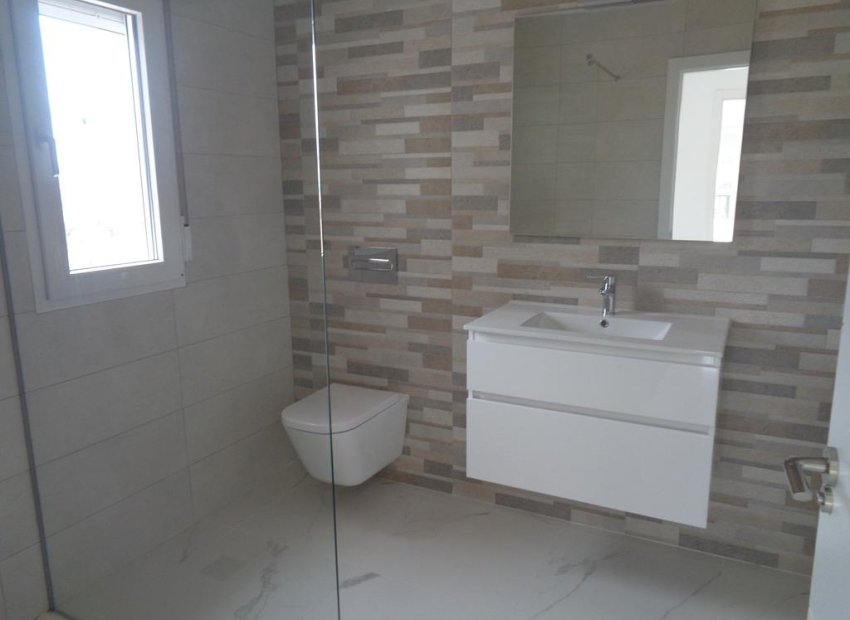 Obra nueva - Independiente / Villa -
Pinoso - Camino Del Prado