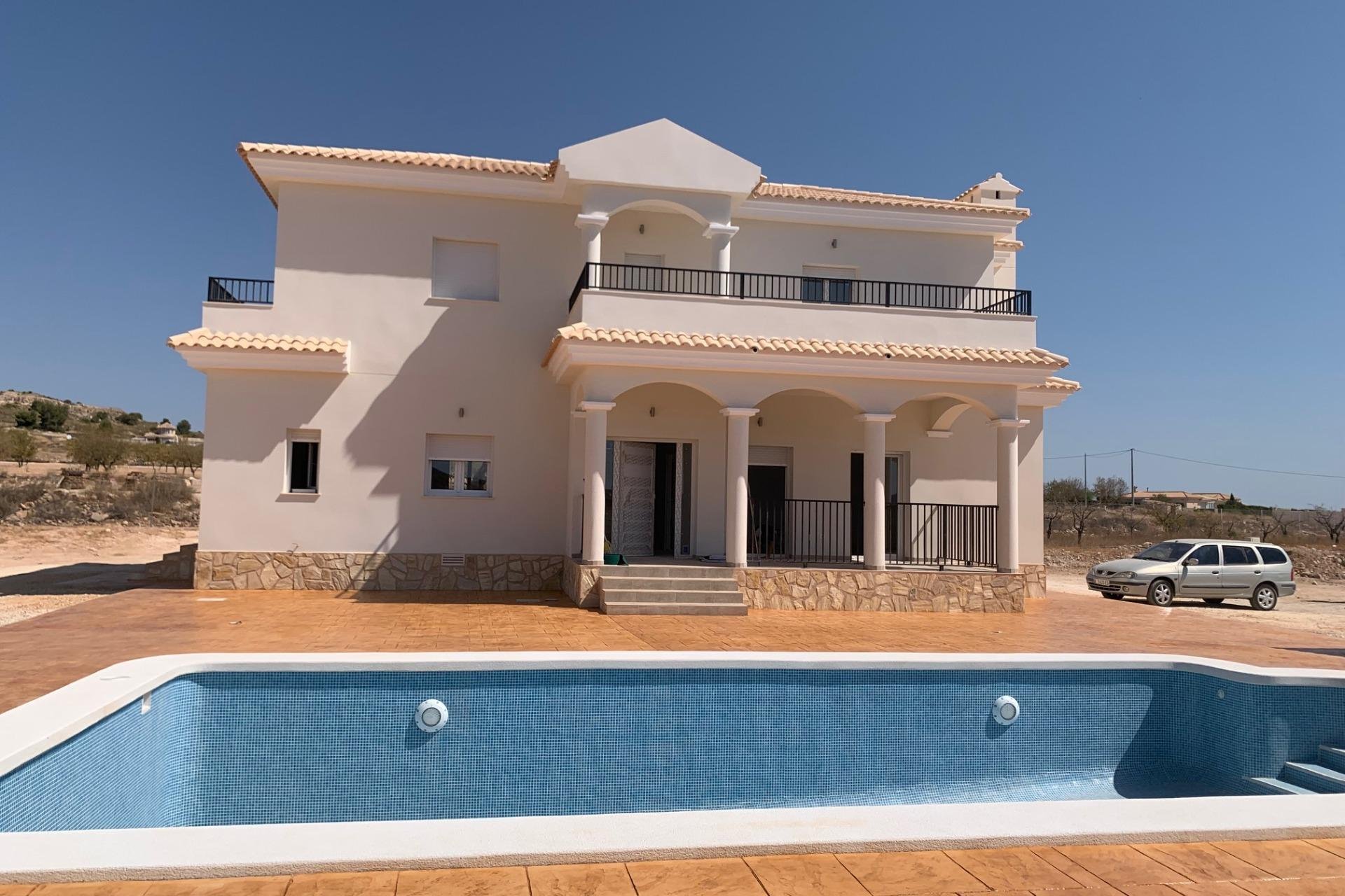 Obra nueva - Independiente / Villa -
Pinoso - Camino Del Prado