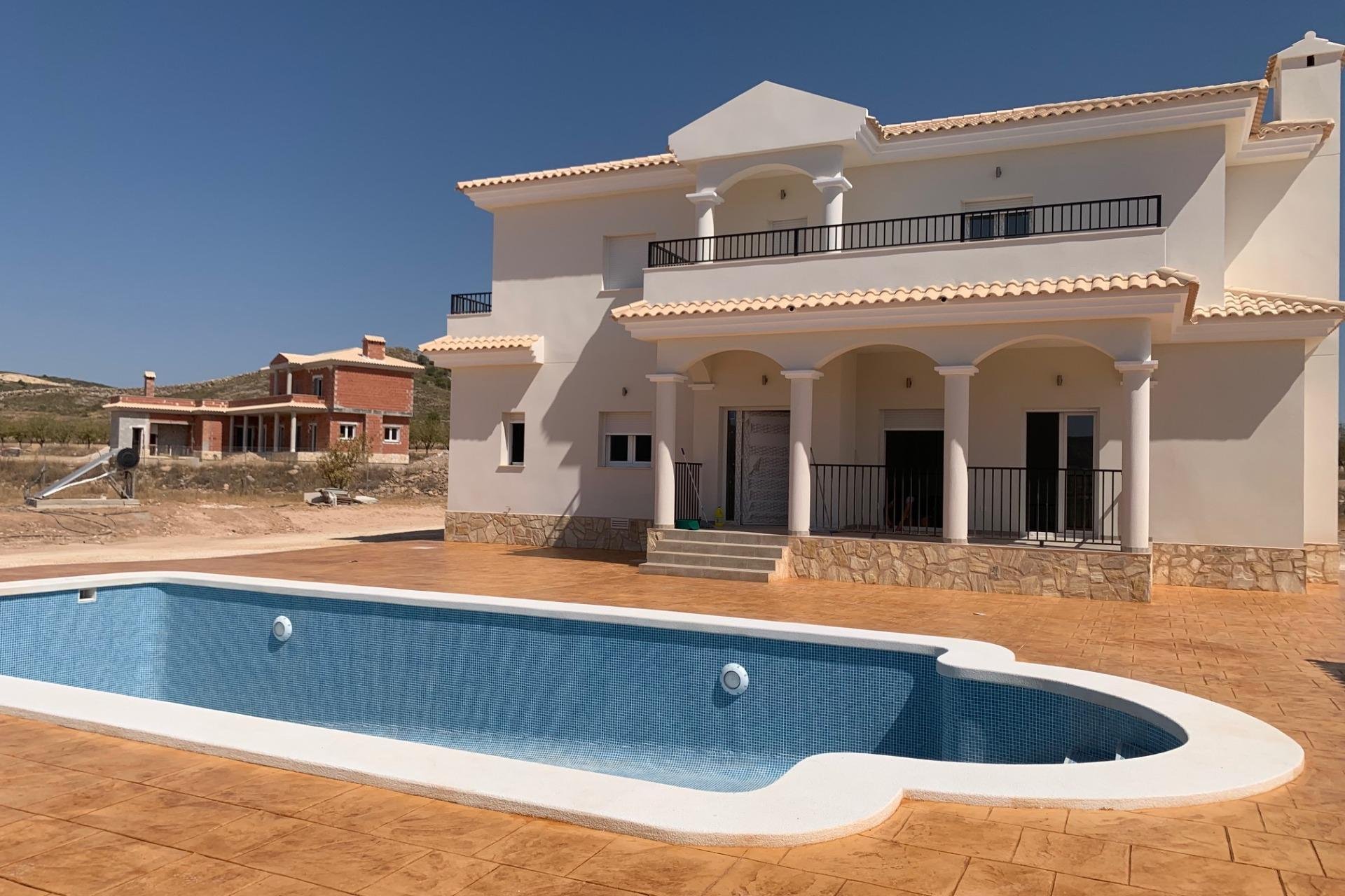 Obra nueva - Independiente / Villa -
Pinoso - Camino Del Prado