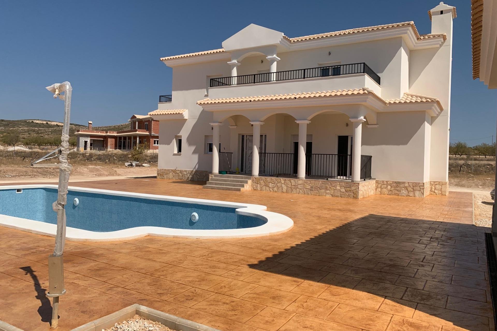 Obra nueva - Independiente / Villa -
Pinoso - Camino Del Prado