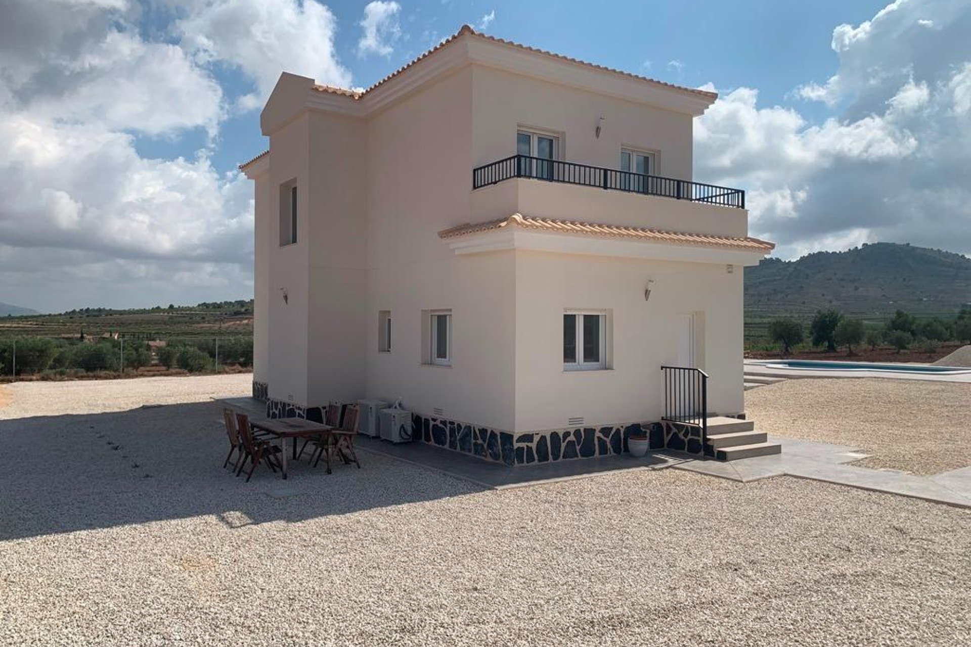 Obra nueva - Independiente / Villa -
Pinoso - Camino Del Prado