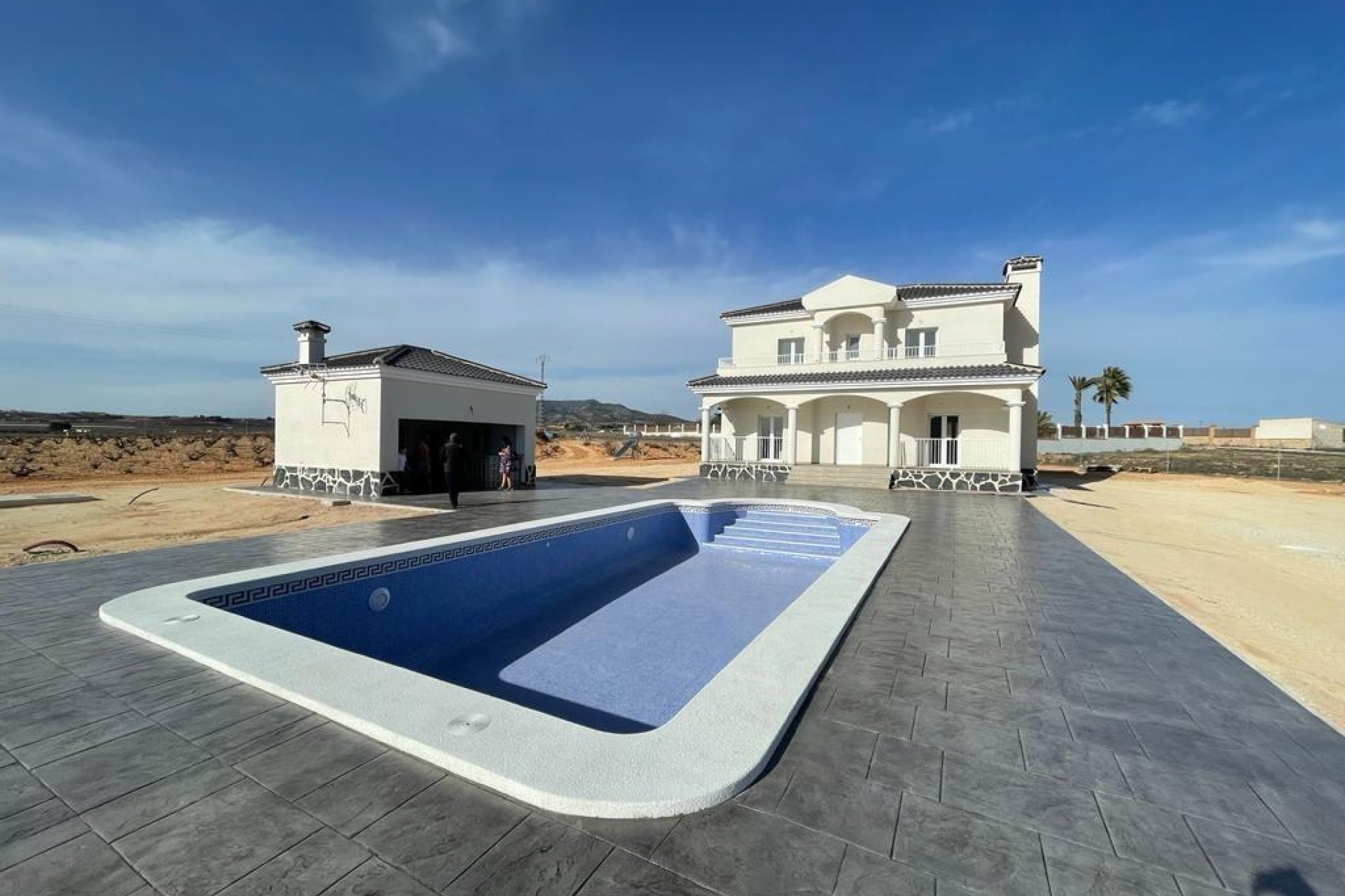 Obra nueva - Independiente / Villa -
Pinoso - Camino Del Prado