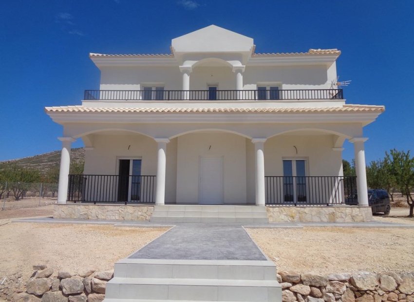 Obra nueva - Independiente / Villa -
Pinoso - Camino Del Prado