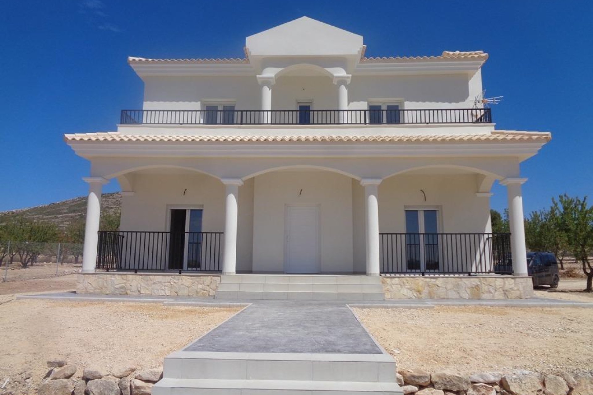 Obra nueva - Independiente / Villa -
Pinoso - Camino Del Prado