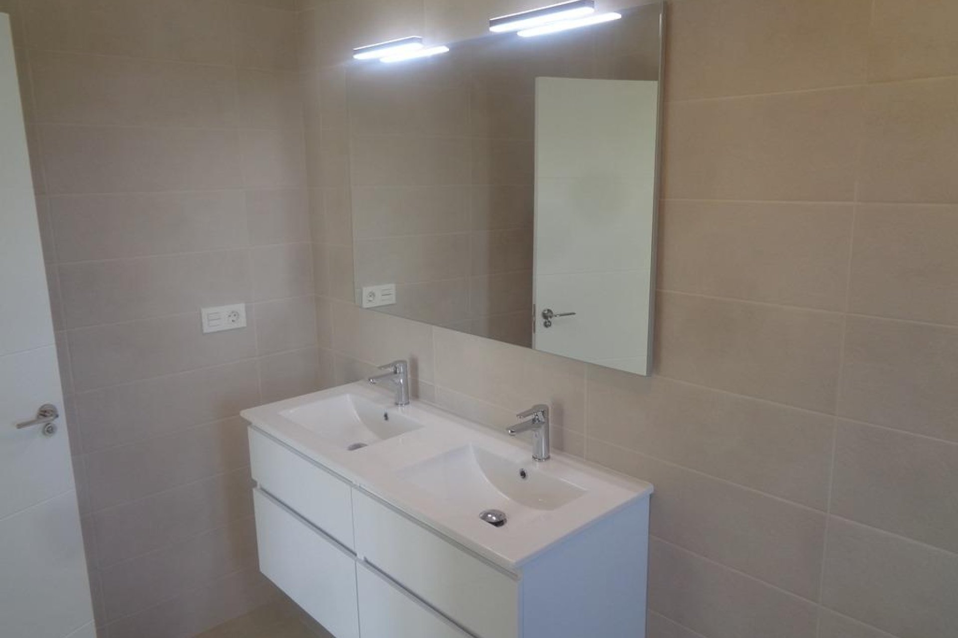 Obra nueva - Independiente / Villa -
Pinoso - Camino Del Prado