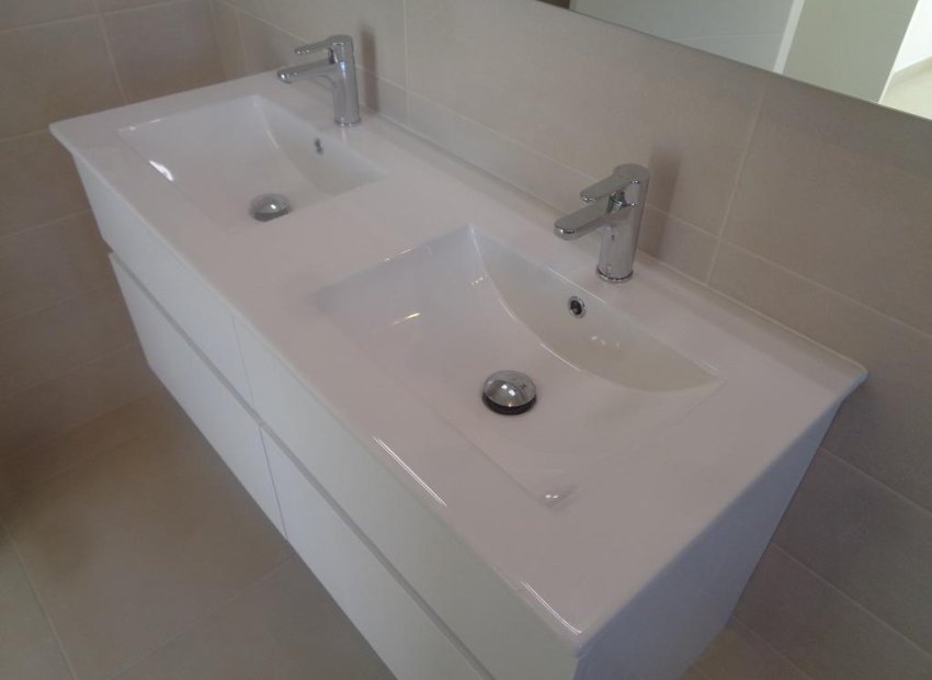 Obra nueva - Independiente / Villa -
Pinoso - Camino Del Prado