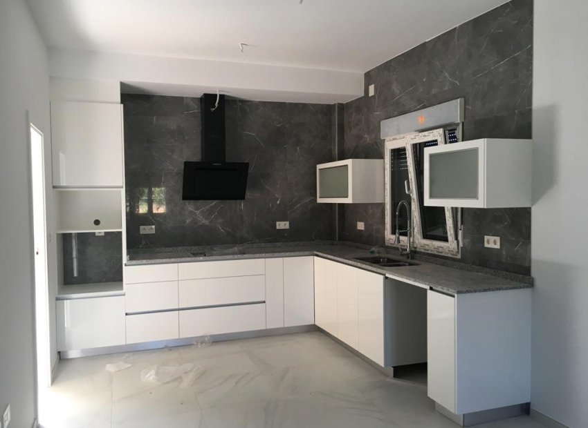 Obra nueva - Independiente / Villa -
Pinoso - Camino Del Prado