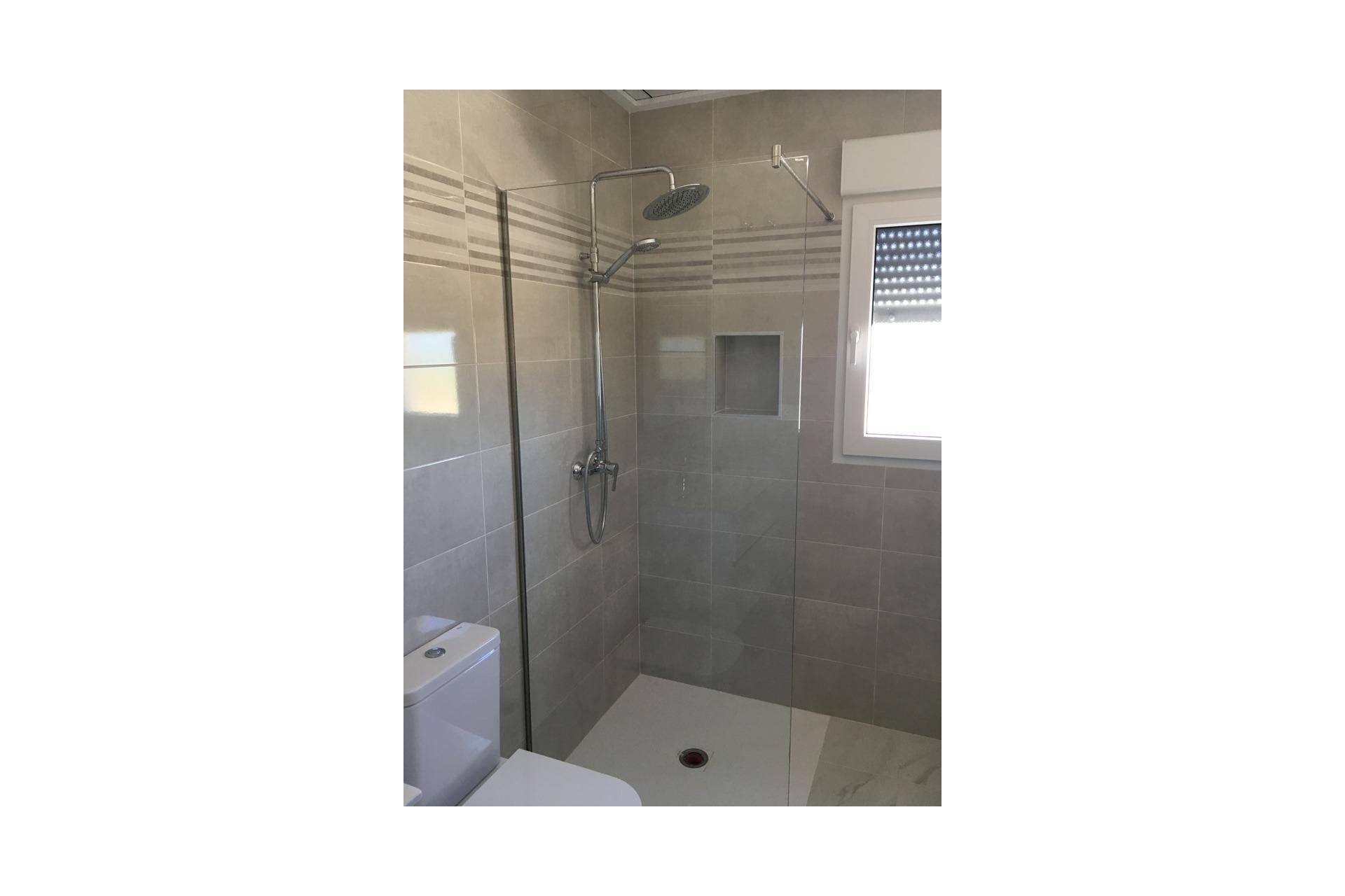 Obra nueva - Independiente / Villa -
Pinoso - Camino Del Prado