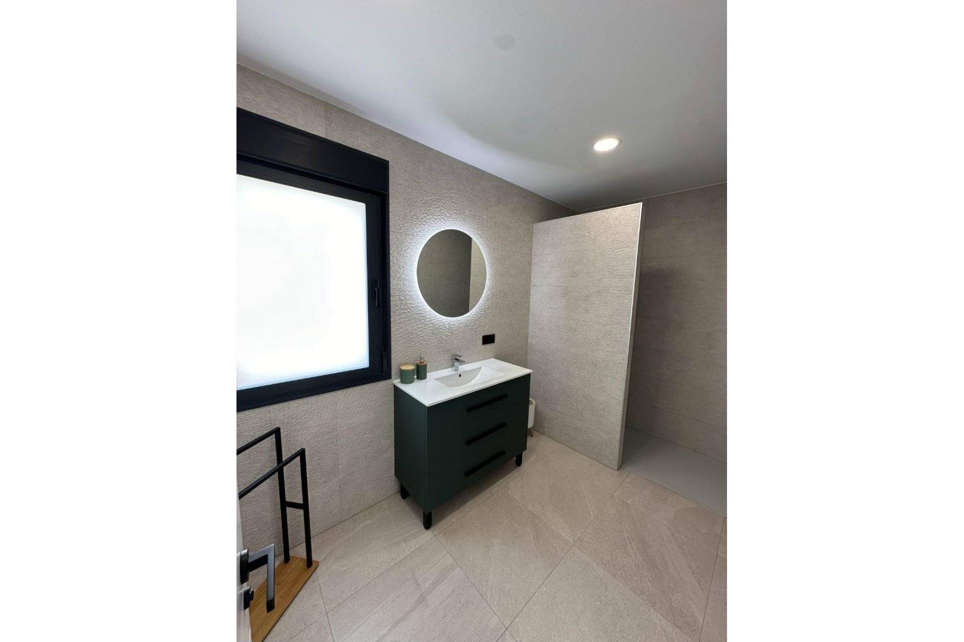 Obra nueva - Independiente / Villa -
Pinoso - Lel