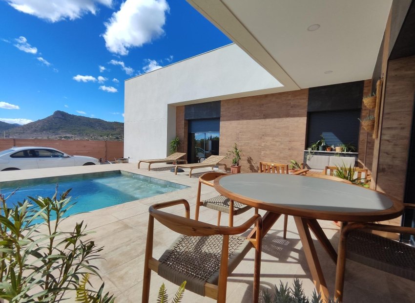 Obra nueva - Independiente / Villa -
Pinoso - Lel