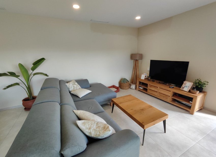 Obra nueva - Independiente / Villa -
Pinoso - Lel