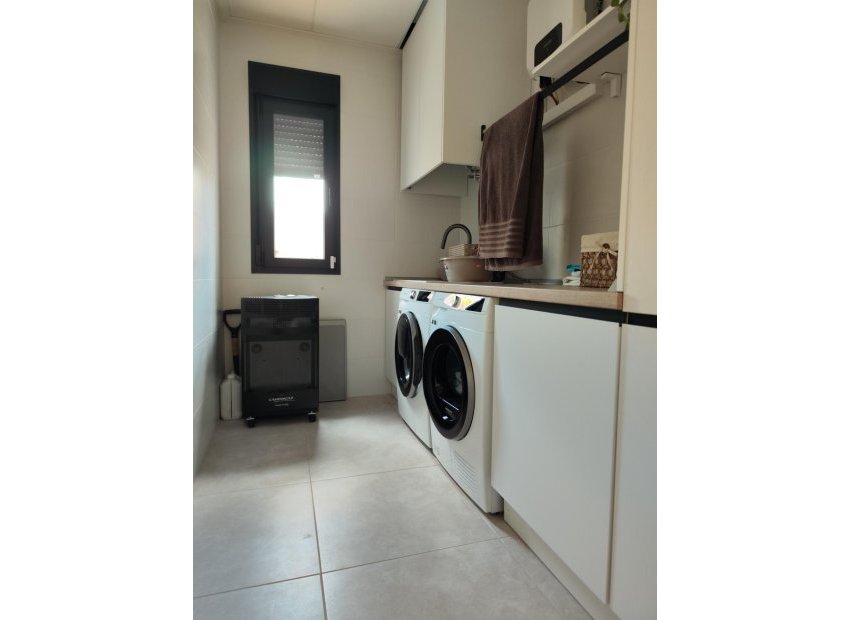 Obra nueva - Independiente / Villa -
Pinoso - Lel