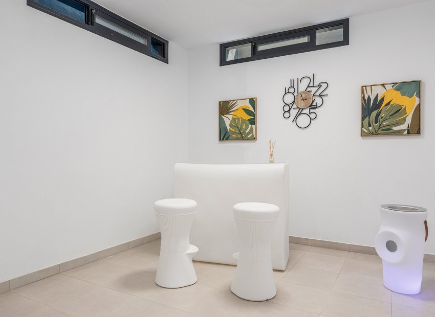 Obra nueva - Independiente / Villa -
Playa Paraiso