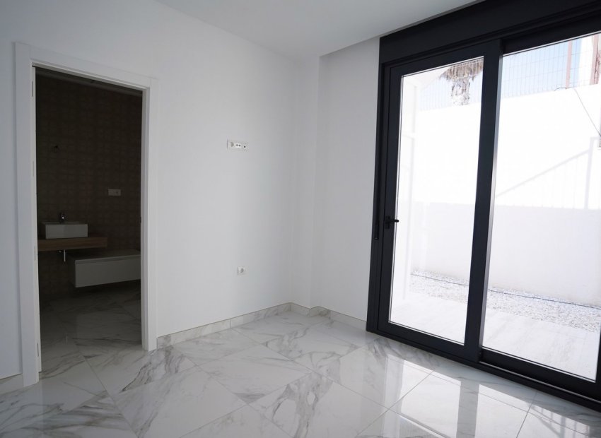 Obra nueva - Independiente / Villa -
Polop - La Alberca