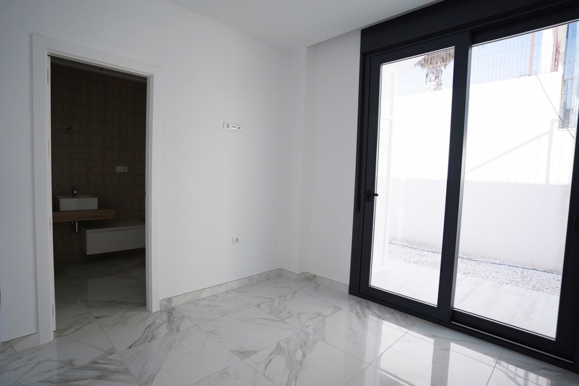 Obra nueva - Independiente / Villa -
Polop - La Alberca