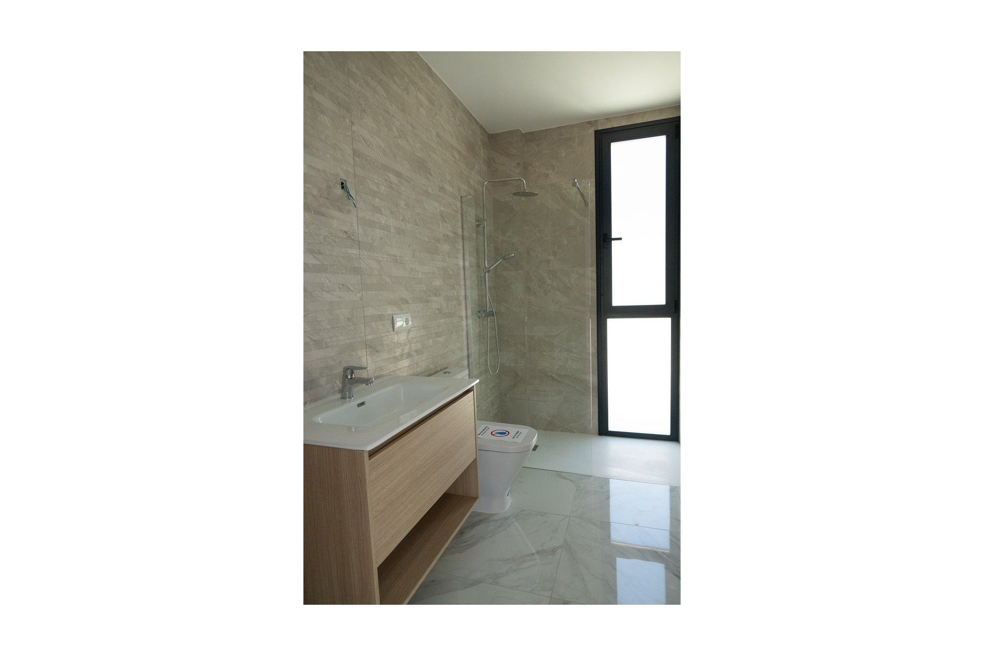 Obra nueva - Independiente / Villa -
Polop - La Alberca