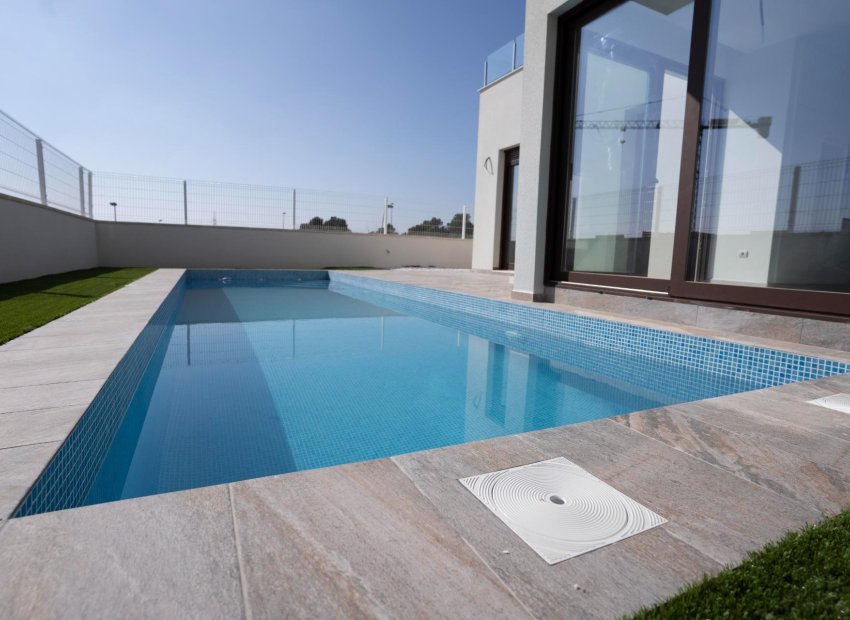 Obra nueva - Independiente / Villa -
Polop - La Alberca