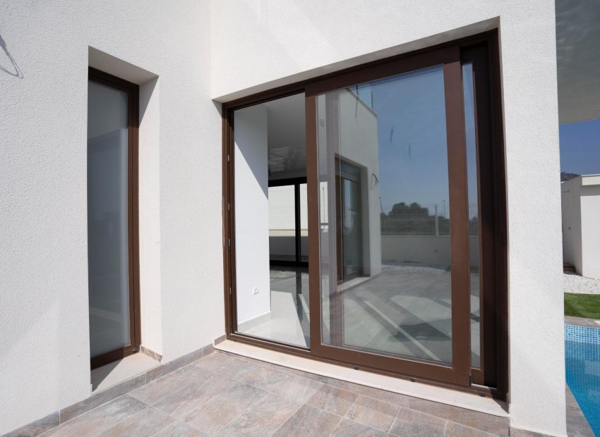 Obra nueva - Independiente / Villa -
Polop - La Alberca
