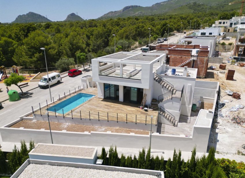 Obra nueva - Independiente / Villa -
Polop - La Alberca