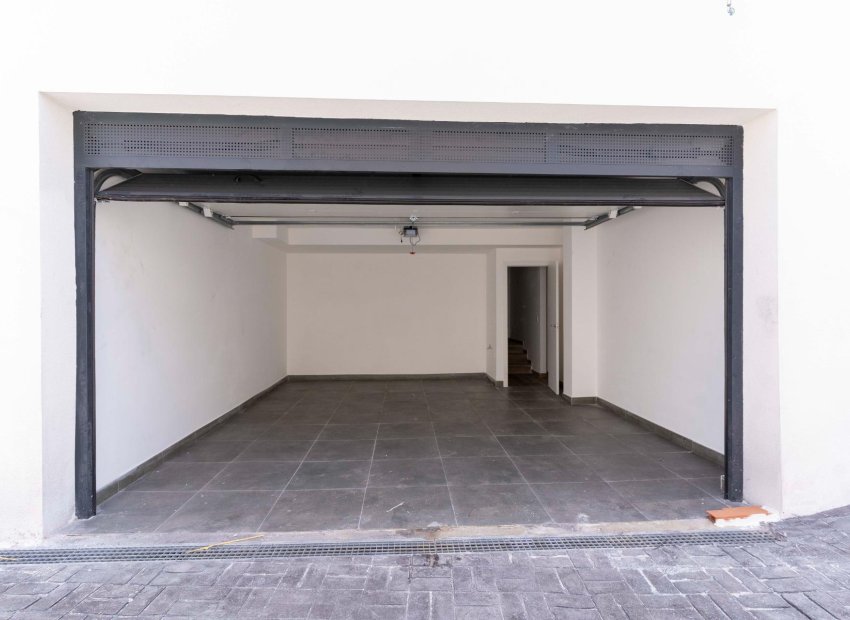 Obra nueva - Independiente / Villa -
Polop - La Alberca
