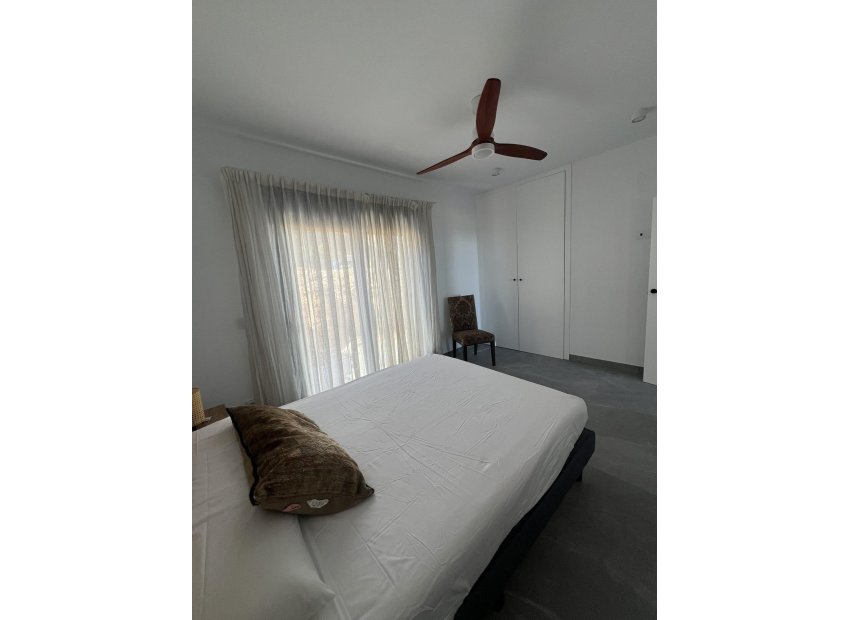 Obra nueva - Independiente / Villa -
Polop - PAU1