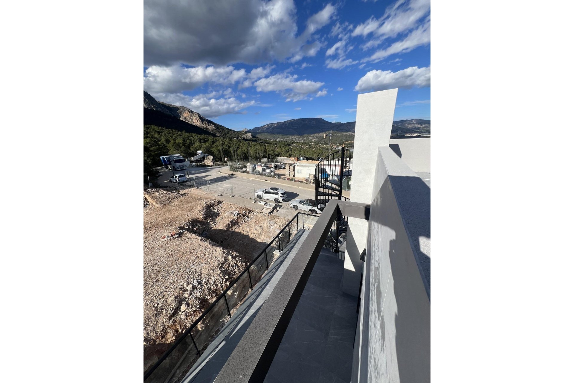 Obra nueva - Independiente / Villa -
Polop - PAU1